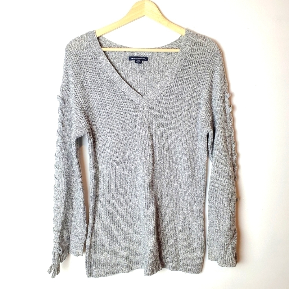 American Eagle Small V-neck Sweater Gray Ribbed Wool blend lace up sleeves